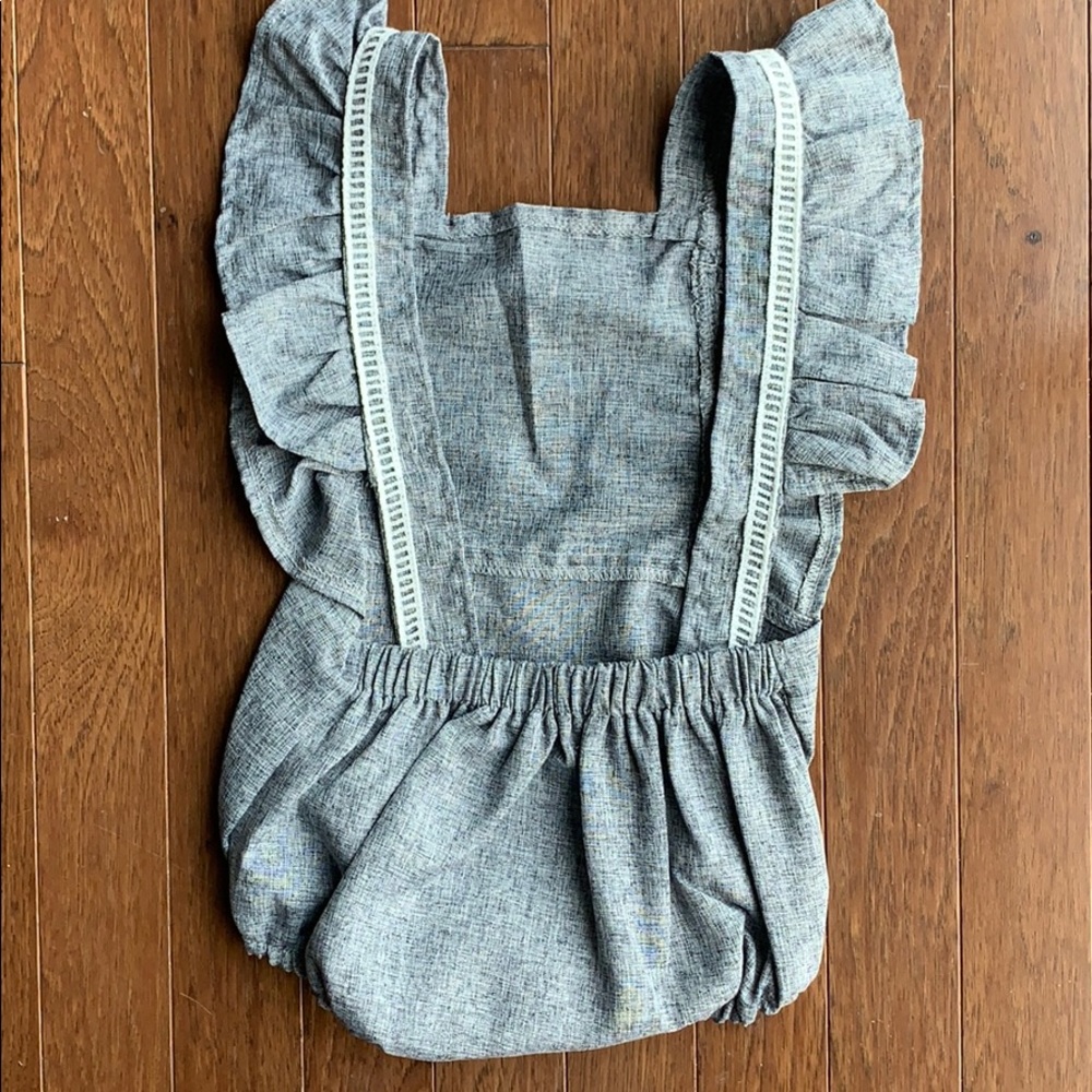 Ruffle romper - Picture 3 of 5